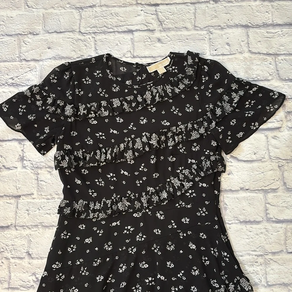 Michael Kors Floral Tiered Ruffle Dress Short Sleeve Black and White Size 6